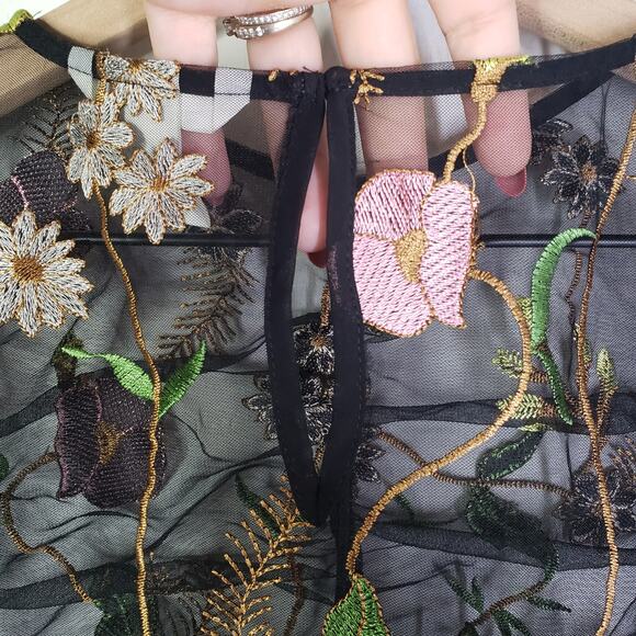 H&M Sheer Floral Embroidered‎ Blouse 4 Black Puff 3/4 Sleeve Top - Picture 8 of 11